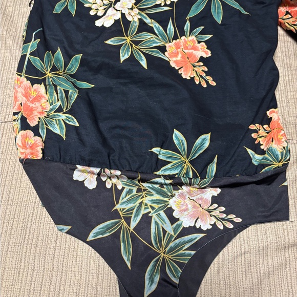 Zara Black Bodysuit with Asymmetrical Ruffle Sleeve - Picture 2 of 4